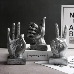 Retro American Resin Gesture Finger Model Statue - Image 6