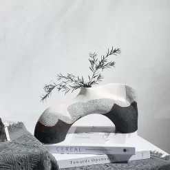 Modern Simple Ceramic Vase - Image 4