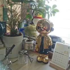 ARTLOVIN Creative Resin Cartoon Astronaut Statues - Image 5