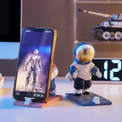 Art Astronaut Figurines - Image 4