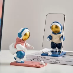 Art Astronaut Figurines - Image 5