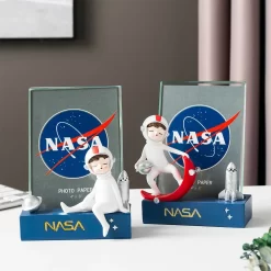 Home Decoration Creative Astronaut Picture Frame - Image 4
