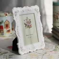 Retro White Photo Frame - Image 2
