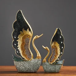 Wedding Gift Figurine Swan - Image 3