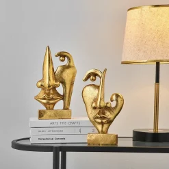 Simple Gold Face Statue - Image 3