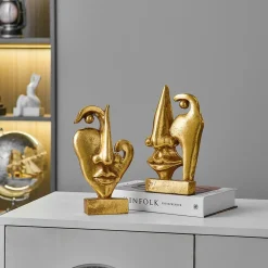 Simple Gold Face Statue - Image 5