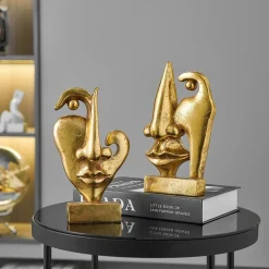 Simple Gold Face Statue - Image 4
